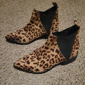 🔥🔥HP🔥🔥12-19-24🔥🔥WOMENS A NEW DAY LEOPARD PRINT ANKLE BOOTS SIZE 6